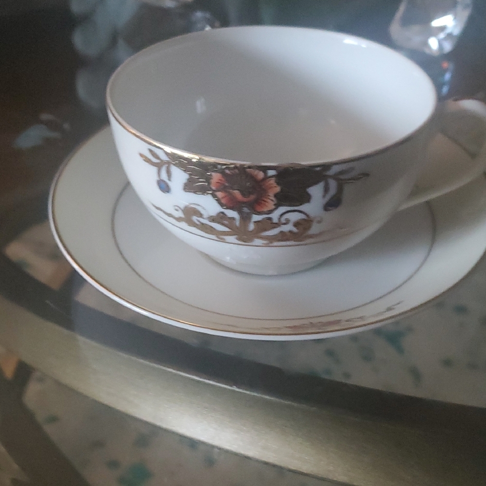 Noritake White and Gold Floral Mug Set